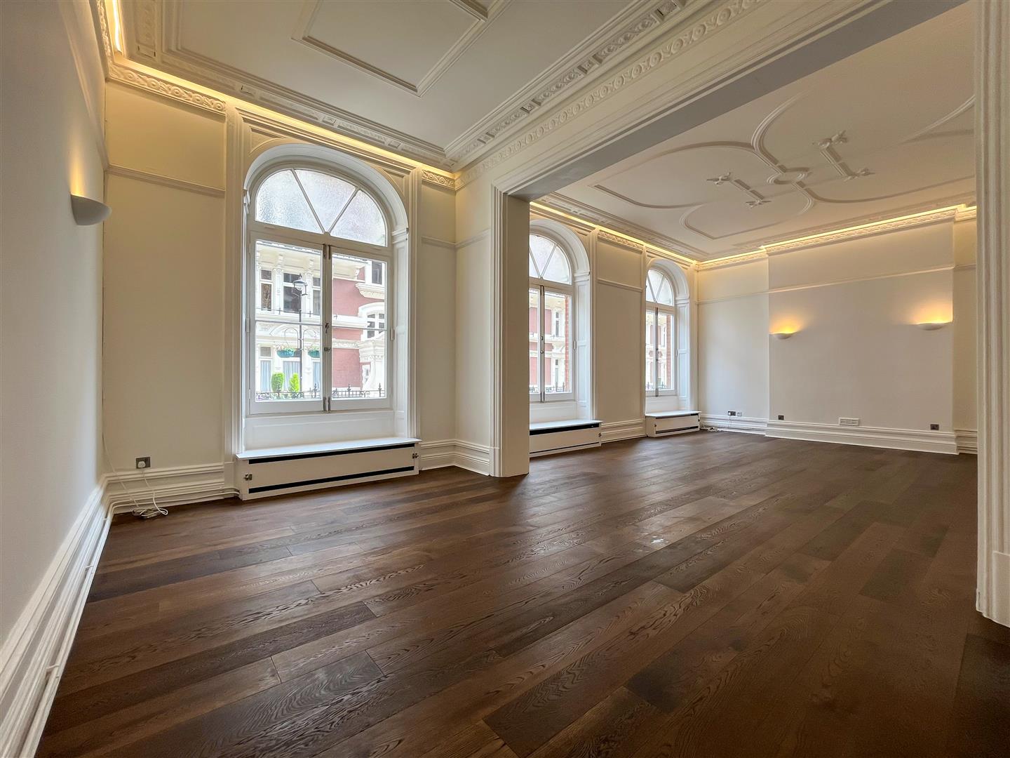 3 bed property in Carlisle Mansions, London